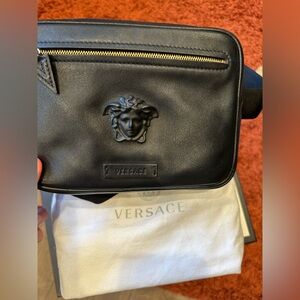 Versace la medusa belt bag